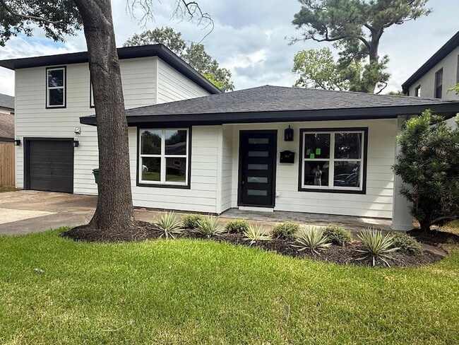 Building Photo - 7414 Janak Dr