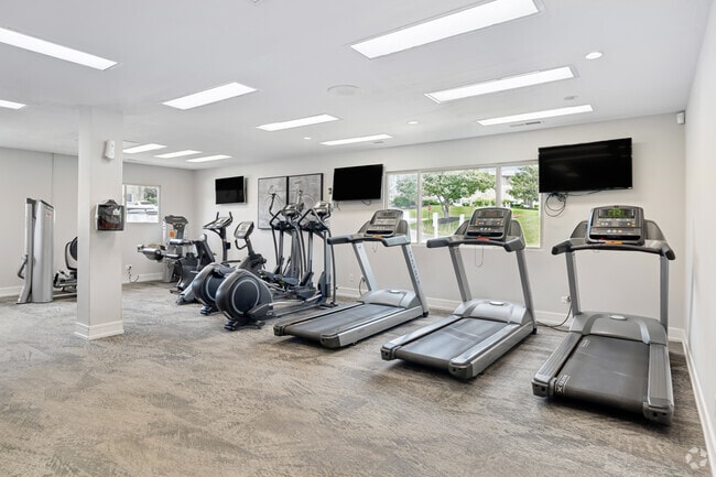 Fitness Center - The Woodlands of Crest Hill