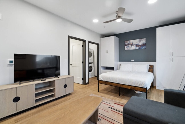 Photo - 423 E Michigan St Unit SI ID1032100P