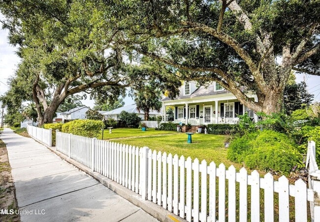 Photo - 145 St Francis St