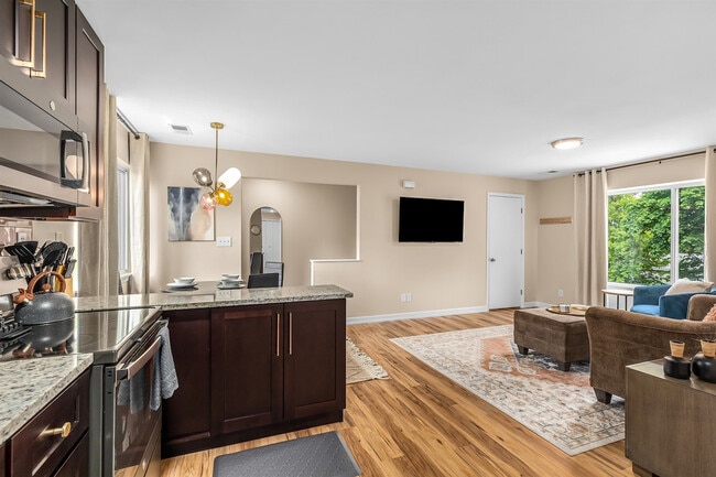 Building Photo - 18439 Sharon Ln Unit ID1032345P