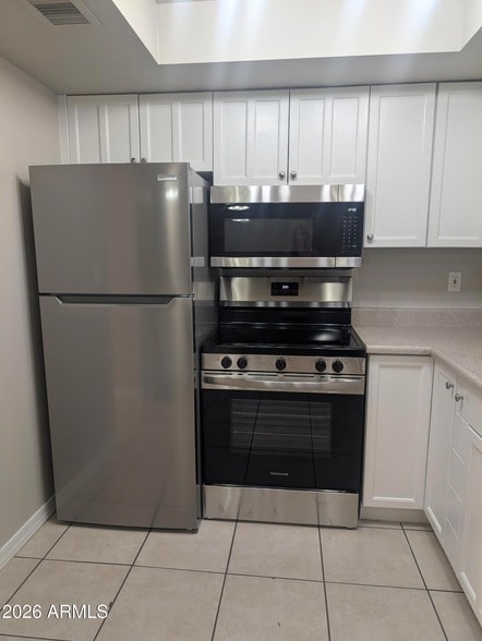 Photo - 820 W University Dr