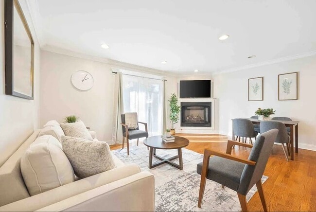 Photo - 408 N Windsor Dr