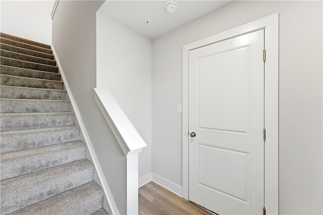 Photo - 227 Oliver Wy