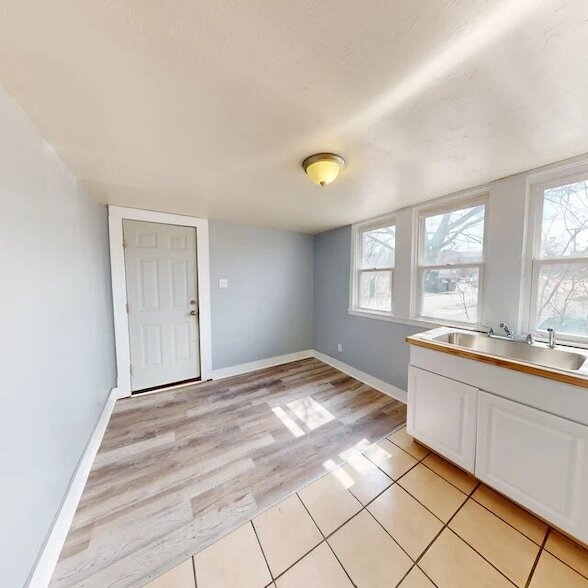 Photo - 139 N Water Ave