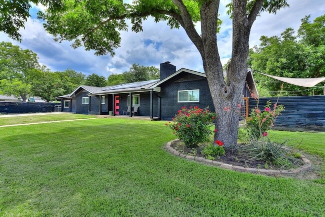 Photo - 1407 E 19th St