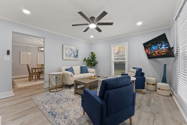 Photo - 905 Beecher St SW Unit SI ID1609604P