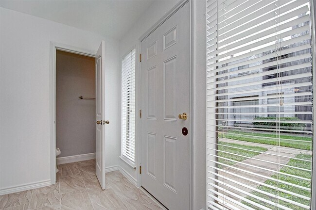 Photo - 8312 Augustine Dr Unit D