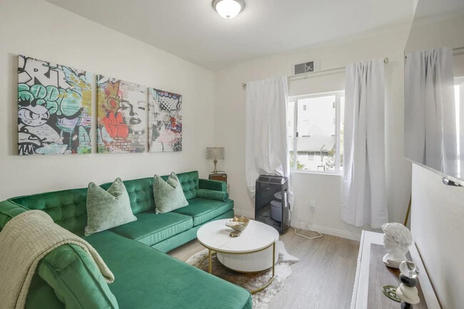 Building Photo - 2658-72 Broadway Unit SI ID1307919P