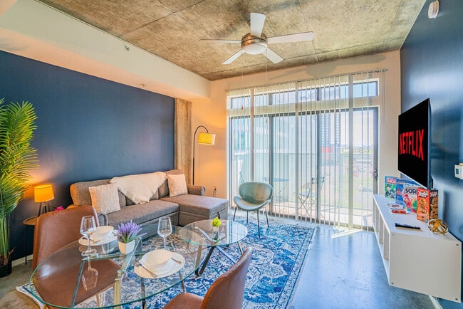 Building Photo - 888 N 4th St Unit ID1281571P