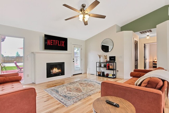 Photo - 4243 E Driftwood Dr Unit ID1250624P