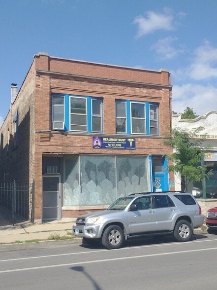 Building Photo - 3646 W Wrightwood Ave Unit 2