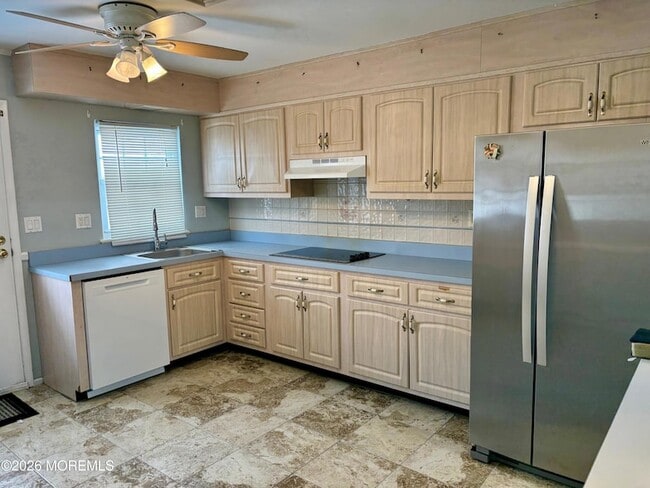 Photo - 802B Balmoral Ct