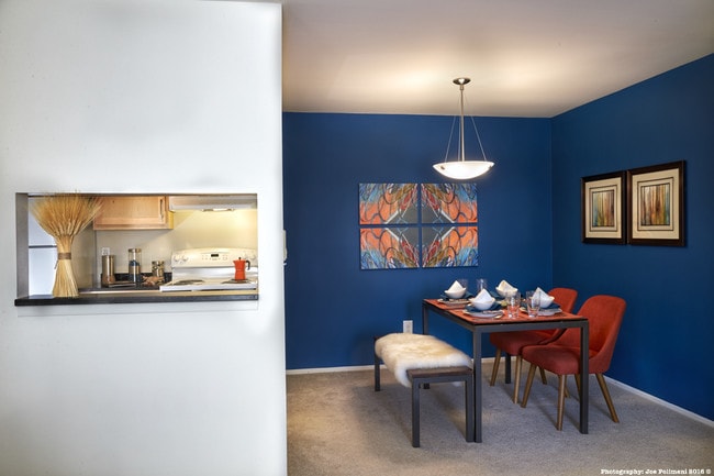 Photo - Lakeside Terrace Apartments