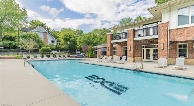 Photo - 111 Edgeway Dr