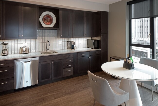 Photo - 260 East Broad