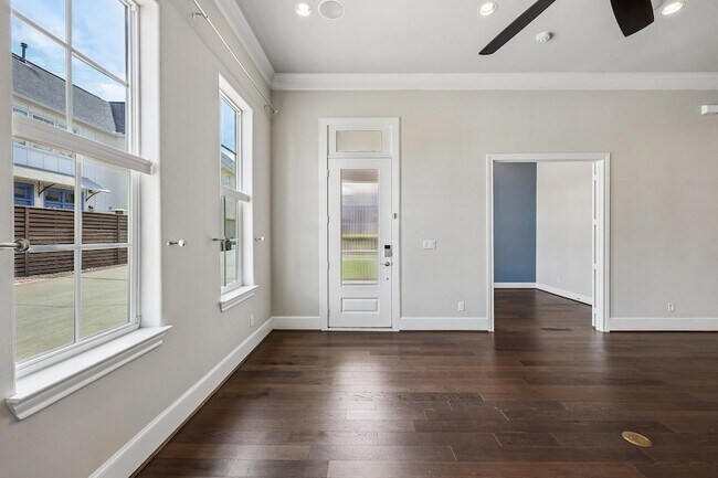 Photo - 708 Wooster Ln