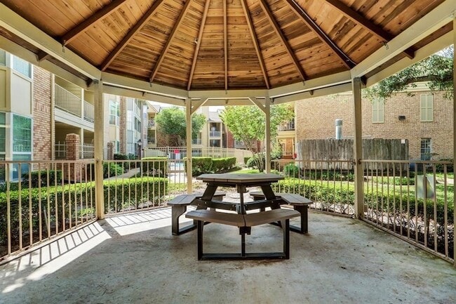 Photo - 11201 Lynbrook Dr Unit 3822