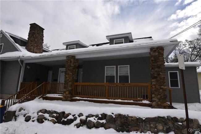 Photo - 137 Genesee St