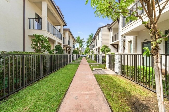 Photo - 4612 NW 83rd Pkwy