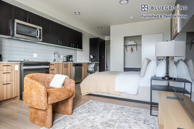 Building Photo - 18004 Midvale Ave N Unit FL6-ID933