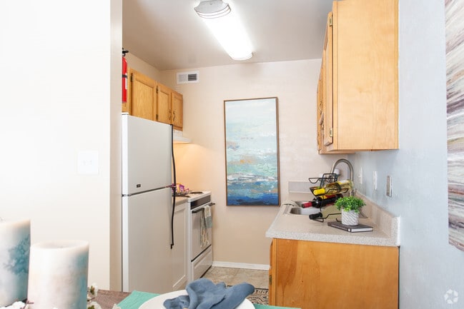 2BR, 1.5BA - Mariners Green Apartments