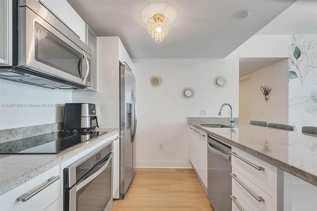 Photo - 185 SW 7th St Unit 2204