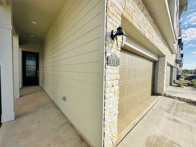 Photo - 4143 Champlain Wy