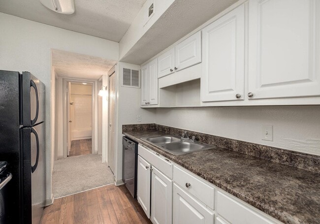 Photo - Waters Edge Apartments