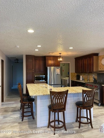 Photo - 65 Grand Central Ave