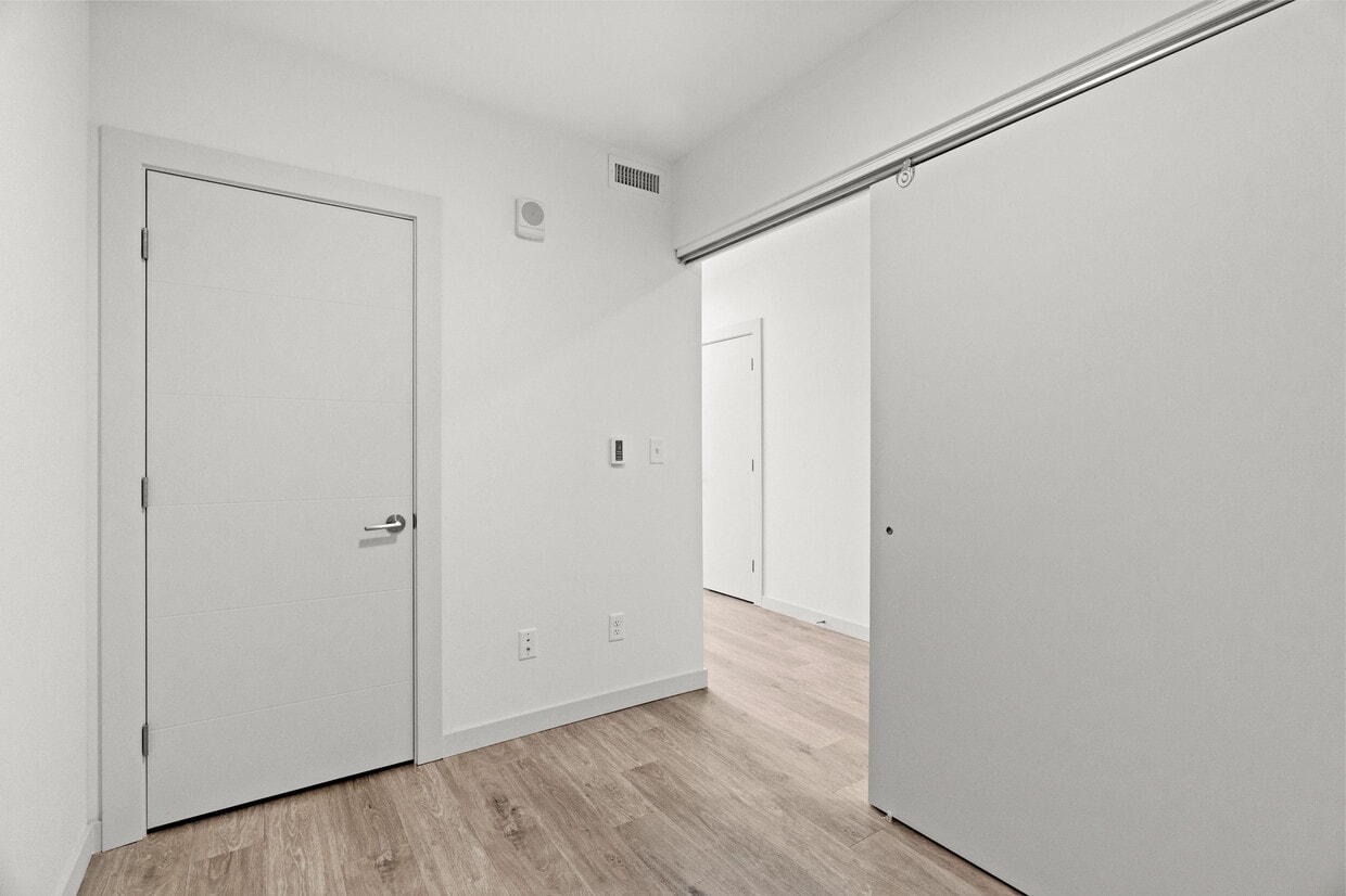 1 Bedroom with Den - Den - One Bedroom w/Den
