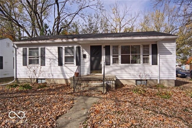 Photo - 210 W Sycamore St