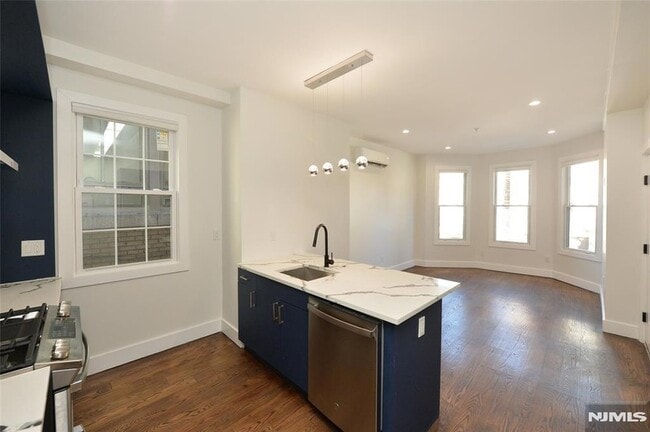 Photo - 203 3rd St Unit 2