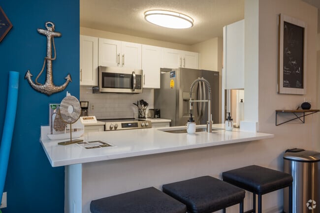 Interior Photo - Sailpointe at Lake Norman