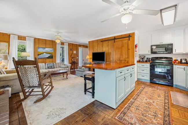 Photo - 256 Pioneer Loop Unit ID1253777P