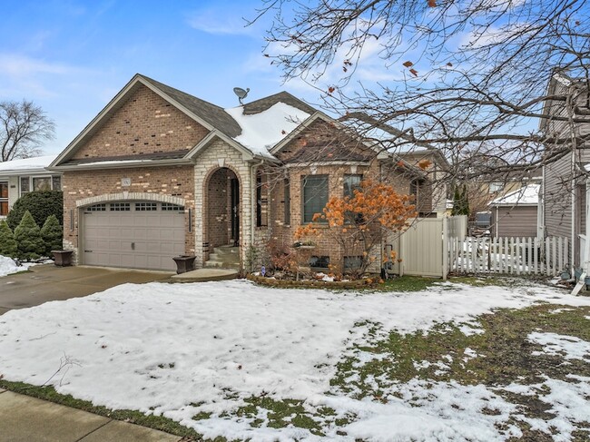 Photo - 9743 Oak Park Ave