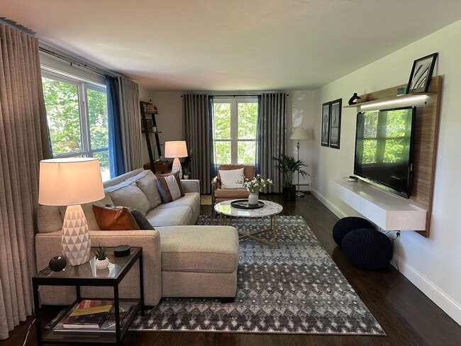 Building Photo - 6 Nancy Ln Unit SI ID1261565P