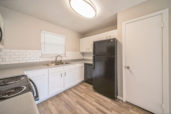 Photo - Auburn Flats