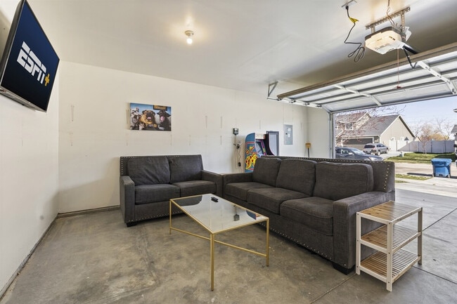 Building Photo - 11163 Silver River Loop Unit ID1308967P