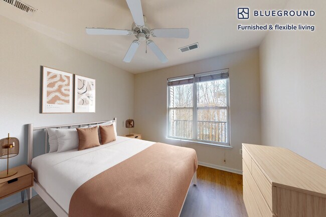 Photo - 10306 Strathmore Hall St