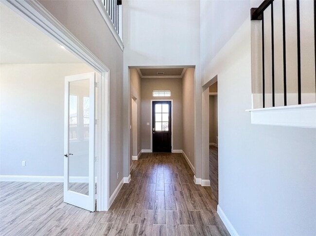 Photo - 2201 Essex Ct