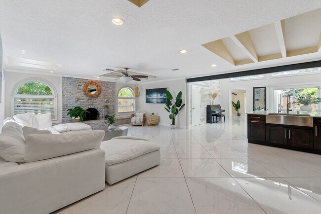 Photo - 501 Boating Club Rd Unit ID1281917P