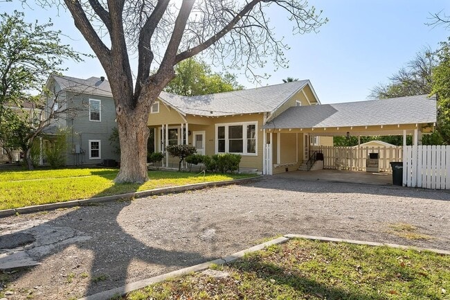 Photo - 603 E Losoya St