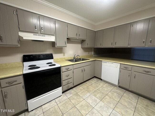 Photo - 103 Skyview Dr