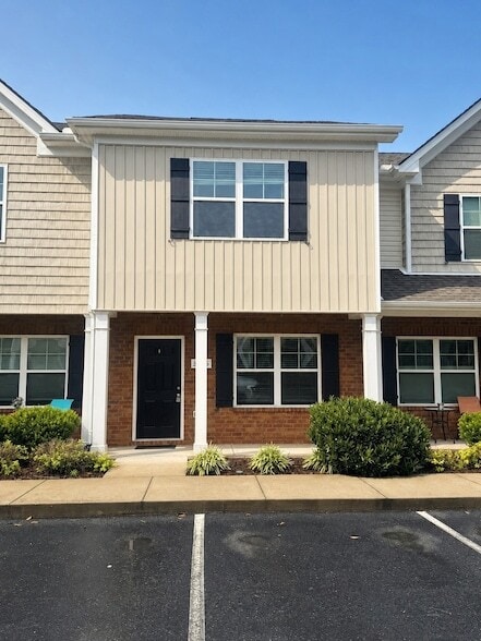 Building Photo - 3706 Selina Dr
