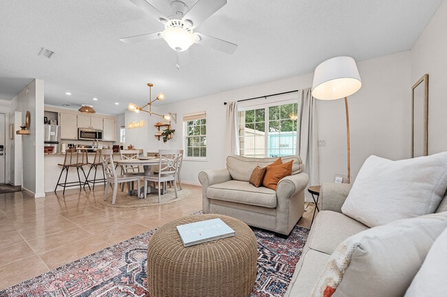 Building Photo - 17462 Front Beach Rd Unit ID1329022P