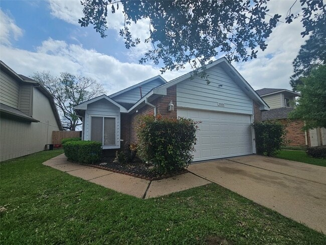 Building Photo - 17051 Carbridge Dr