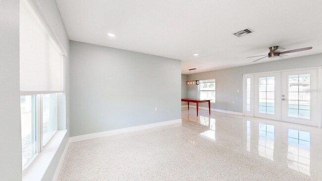 Photo - 10133 4th St E