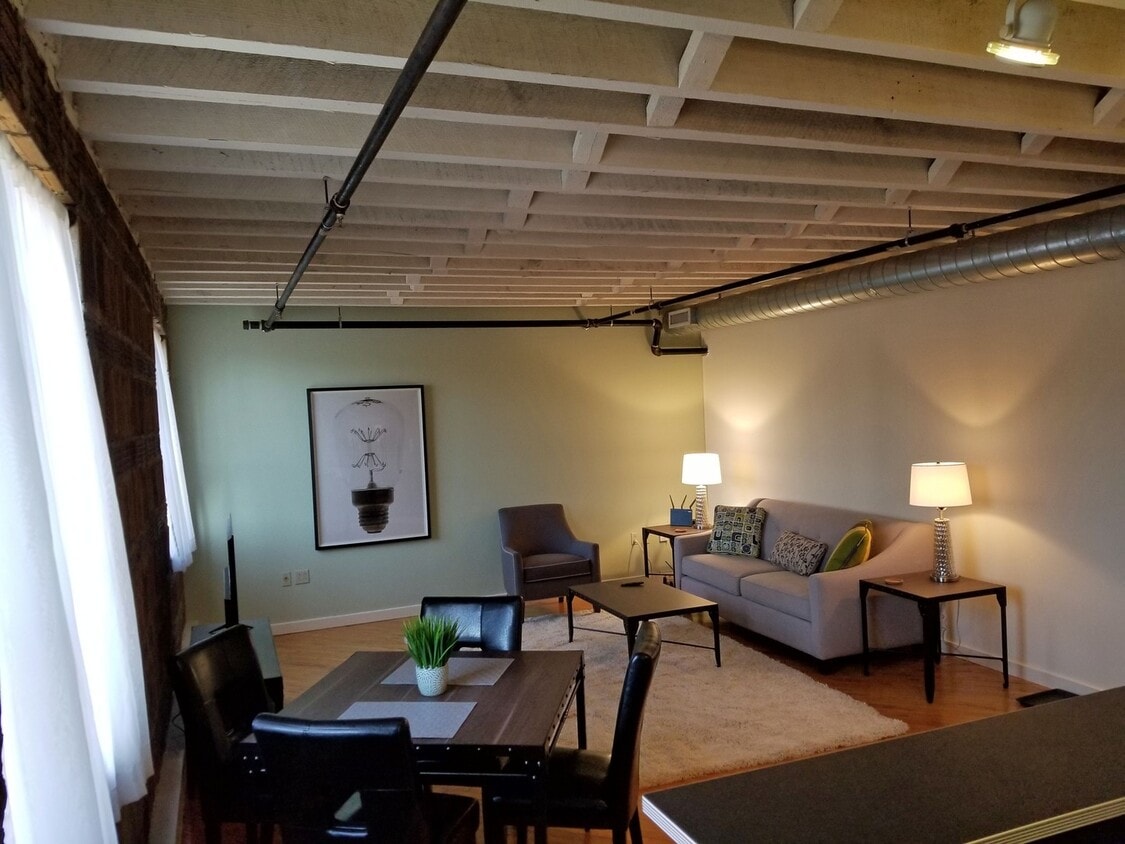 Floor Plan - The Flat Car located on the 2nd floor is availa...