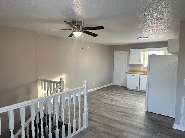 Photo - 1752 31st St NE